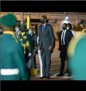 Perezida Kagame nyuma yo kuva Jamaica yerekeje Barbados mu ruzinduko rwe rwa mbere [AMAFOTO]
