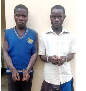 Nyamasheke: Abasore bavukana biyemereye ko bacunze nyina asinziriye baramuniga arapfa