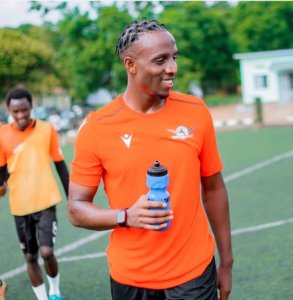 Bayisenge Emery yatangiye imyitozo muri Gasogi United (Amafoto)