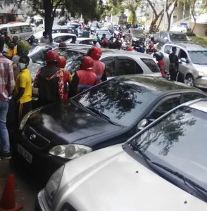 Kigali: Umugabo yiyahuye asimbutse ku igorofa riri mu mugi rwagati [AMAFOTO]