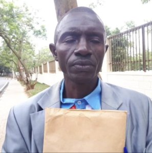 Uwashakaga kuba umukandida yabuze itike imusubiza iwabo nyuma yo kubura ibyangombwa