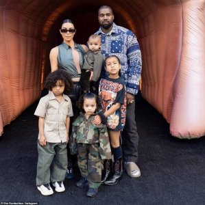 Kanye West yahishuye ko ashaka gutandukana n'umugore we Kim Kardashian