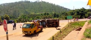 Gasabo:Imodoka ya Fuso yakoze impanuka ihitana umuntu umwe abandi barakomereka