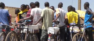 Kigali: Umwe mu banyonzi yiyemeje kwiba kubera ibyo bari gukorerwa na polisi 