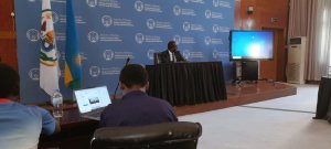 Minisitiri Biruta yahishuye igihe impunzi zizava UK zizagerera mu Rwanda