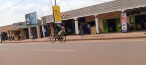 RHA yamaganye ibyo kubakisha amakaro yo mu bwogero ku nkuta z'inzu hanze