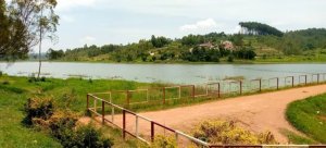 Umusore warohamye mu cyuzi nyuma y'impanuka yabonetse yapfuye