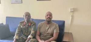 Gen. Muhoozi yafunguye Gen. Namanya anamuhanaguraho ibyaha byose