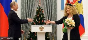 Umuhanzi uzwi cyane w'Umurusiya Alla Pugacheva yamaganye intambara muri Ukraine