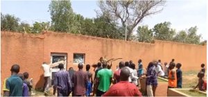 Niger: Abaturage Bigabije Ambasade Y'Ubufaransa