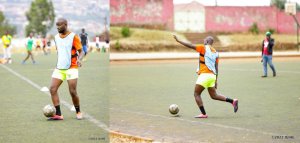 AMAFOTO:Eddy Kenzo yagaragaye akina umupira w'amaguru i Nyamirambo