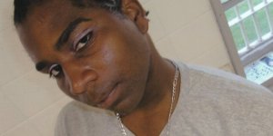 Umusore wafunzwe yihinduye inkumi yatahuwe amaze gutera inda abagore 2 bari bafunganwe