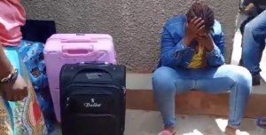 Kicukiro:Umukobwa yafatiwe mu cyuho amaze kwiba asanganwa imfunguzo nyinshi yakinguzaga