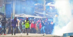 Kenya: Polisi yiraye mu bigaragambya bamagana itegeko rishobora gutumbagiza ibiciro