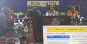 Abanyeshuri bimuwe mu duce Tw'amanegeka, basabiwe koroherezwa bagakomeza kwiga