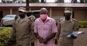 Umuryango wa Rusesabagina uvuga ko hashize iminsi 15 atarabona inyandiko imukatira