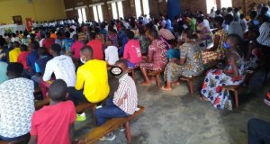 Musanze: Padiri n'abayoboke be bakuwe mu kiliziya bajyanwa muri stade kubera kwica amabwiriza yo kwirinda Covid-19