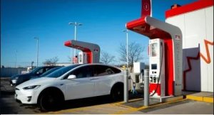 Canada: Hakenewe miliyari 300$ zizafasha mu guteza imbere ikoreshwa ry'imodoka z'amashanyarazi