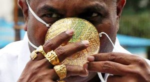 Umuhinde wambara agapfukamunwa gakoze muri Zahabu gahagaze akayabo k'Amamiliyoni y'amafaranga y'u Rwanda yavugishije benshi