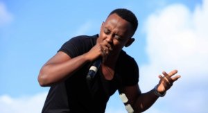 Umuhanzi Umutare Gaby nyuma y'imyaka 4 yagarutse mu muziki mu ndirimbo nshya[Video] 