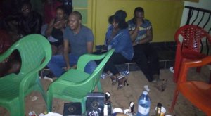 Polisi ya Uganda yataye muri yombi abantu basanzwe mu kirori cy'ubusambanyi,Igitangaje mu byaha baregwa ntiharimo iby'urukozasoni