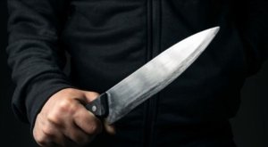 Yakase igitsina cy'inshuti ye ayiziza kumufotora yambaye ubusa