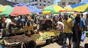 Abanya-Kenya bakorera muri Tanzania batabaje Perezida Ruto