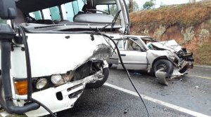 Kamonyi: Coaster yagonganye n'Ivatiri abantu 6 barakomereka