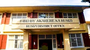Rusizi: Babiri bakurikiranyweho gutera amabuye ku nzu y'uwarokotse Jenoside