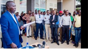 Abakora umwuga w'ubukomisiyoneri mu Rwanda bakuwe amata ku munwa