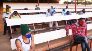 Gasabo: Polisi yafatiye mu cyuho abantu 19 mu kabari bari kunywa inzoga