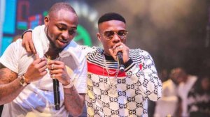 Wizkid yakimbiranye n'abafana kubera ibyo yavuze kuri Davido