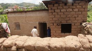 Ruhango: Umuyobozi yafashwe agiye gusambanya umugore w'abandi ngo yandike umwana we mu bafashwa