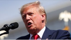 Donald Trump yahamwe n'ibyaha by'uburiganya mu bucuruzi hemezwa kumwambura bimwe mu bikorwa