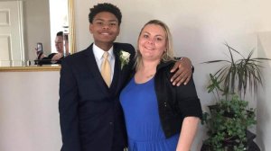 Nyina w'umusore muto uheruka kwicirwa mu gitero cyo guhirika ubutegetsi bwa RDC ari mu marira