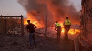 Isiraheli yaraye imisha ibisasu mu majyepfo ya Liban yizeza kurangiza Hezbollah