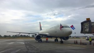 Cuba yatangiye kubura amavuta y'indege kubera ibihano bya Amerika