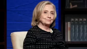 U Burusiya bwashinje Clinton kwitwaza Ukraine ngo adafungwa