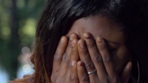 Umusore w'imyaka 17 yahunze iwabo nyuma yuko ateye inda bashiki be 2 mugihe cya Guma mu rugo