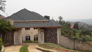 Itangazo rya cyamunara y'umutungo utimukanwa ugizwe n'ikibanza kirimo n'inzu uherereye Ruyenzi mu Karere ka Kamonyi