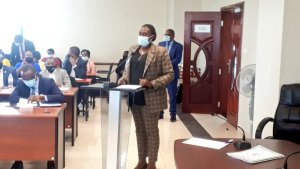 Kayitesi uherutse kugirwa umuyobozi w'intara y'Amagepfo yahize kurangiza vuba imishinga yadindiye