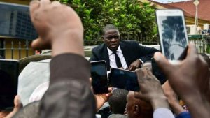 Kenya: Umusenateri yafatiwe mu kabari mu mukwabu w'abarenze ku mabwiriza yo kwirinda COVID-19