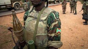 Mu ishyamba rya Kibira habonetse indi mirambo y'abantu 12 bakekwaho kuba abasirikare b'u Burundi,abaturage bahegereye batangiye guhunga