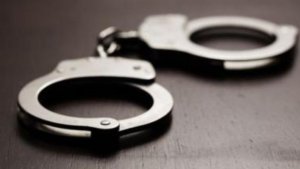 Rubavu: Polisi yataye muri yombi umusore ahetse ibiro 13 by'urumogi yaruvanze n'ibitunguru