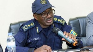 Polisi y'u Rwanda iri gukora iperereza ku mupolisi warashe umusore wishe amabwiriza yo kwrinda Covid-19