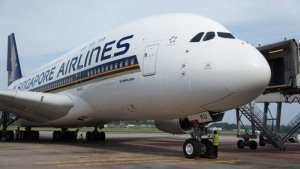 Singapore Airlines yahinduye indege iparitse 'restaurant'abakiriya barisuka