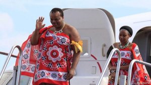 Umwami Mswati umerewe nabi n'abashaka Demokarasi biravugwa ko yahunze igihugu