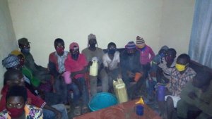 Gicumbi: 17 bafatiwe mu rugo rwahinduwe akabari banywa inzoga yitwa dunda ubwonko