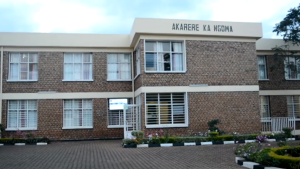 Abanyeshuri bari mu kizamini cya leta barwanye bapfa umukobwa undi akubita mugenzi we inyundo