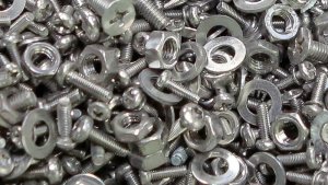 Lithuania:Umugabo yasanganwe ikiro kimwe cy'imisumari n'ibindi byuma mu nda ye